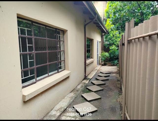 2 bed property to rent in HIGHBURY